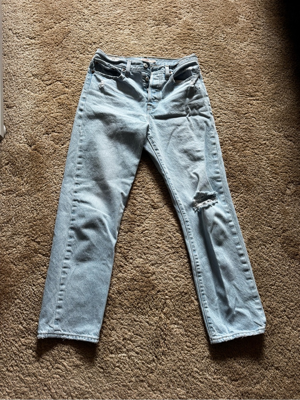 Levi's Wedgie Straight Cropped Distressed Jeans Size 28
